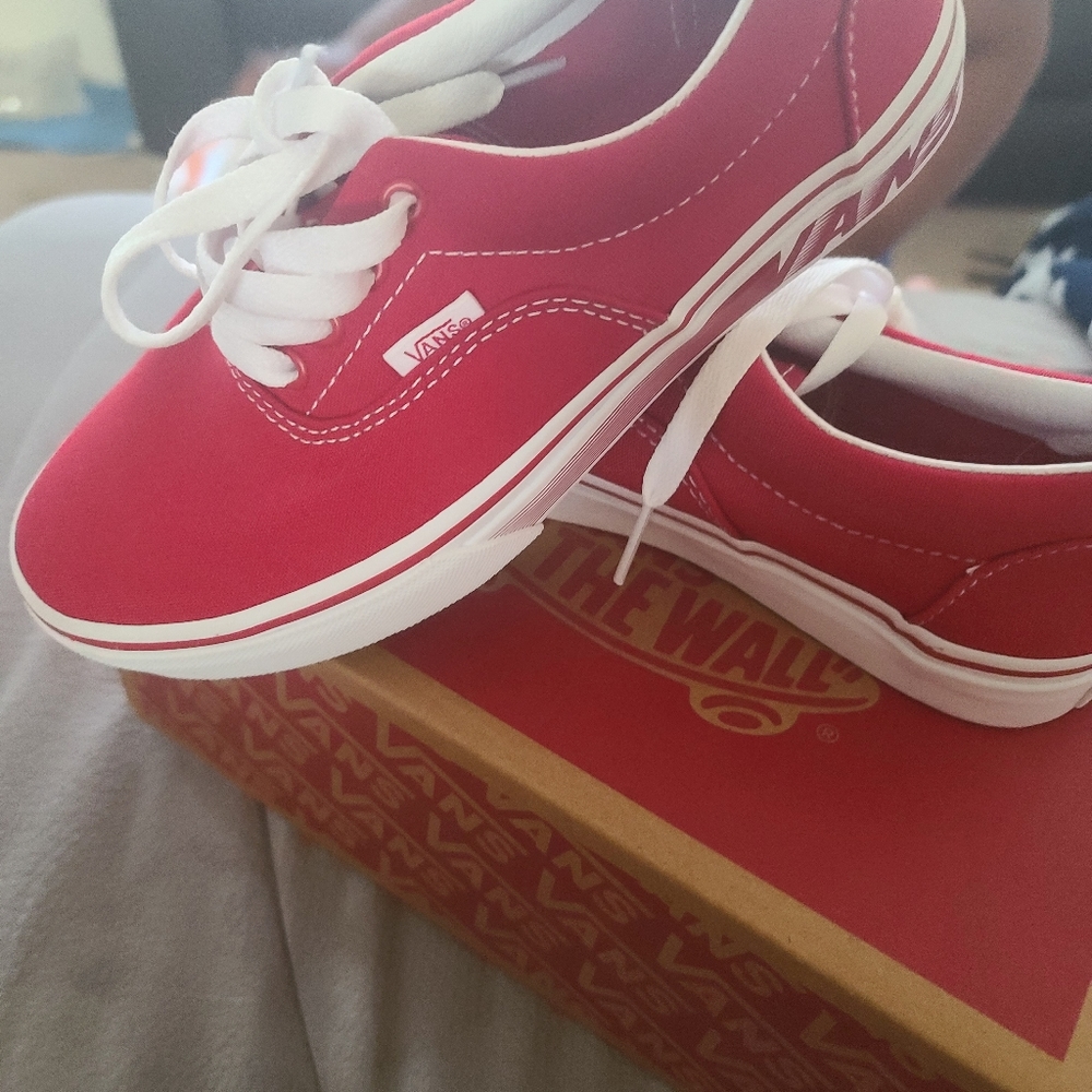 Vans - Picture 2 of 3